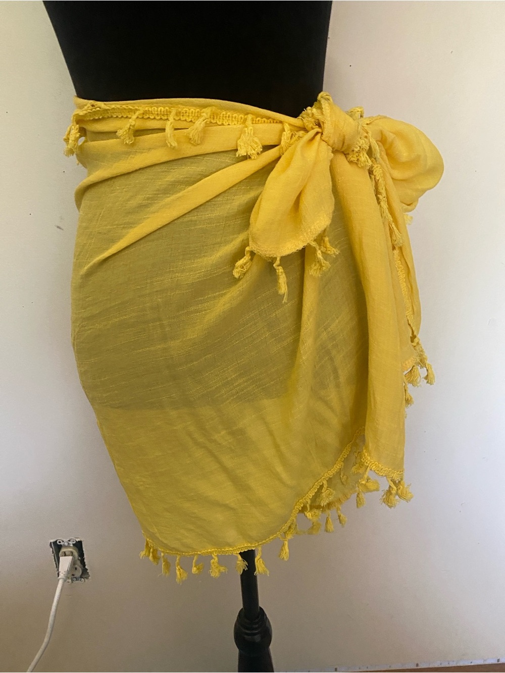 Hadley Wren Vibrant Yellow Tassel Sarong Beach Wrap NWT One Size